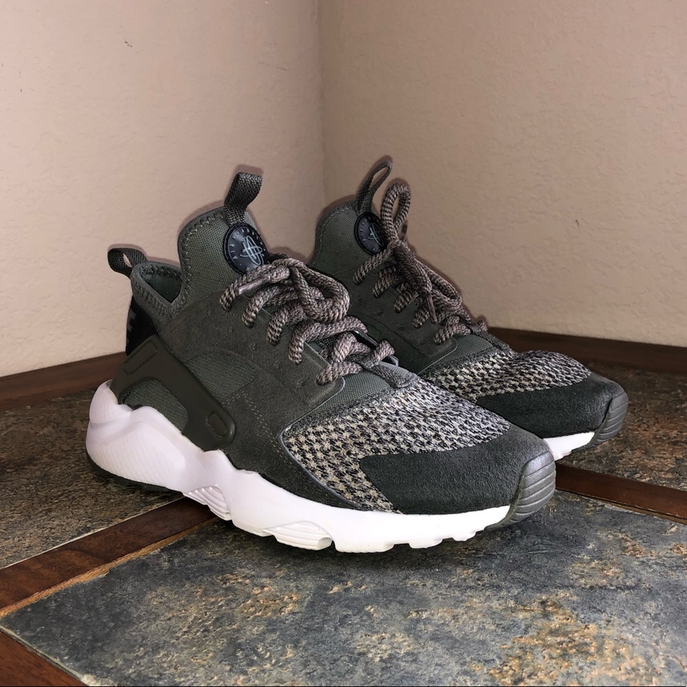 Olive Green Nike Huaraches